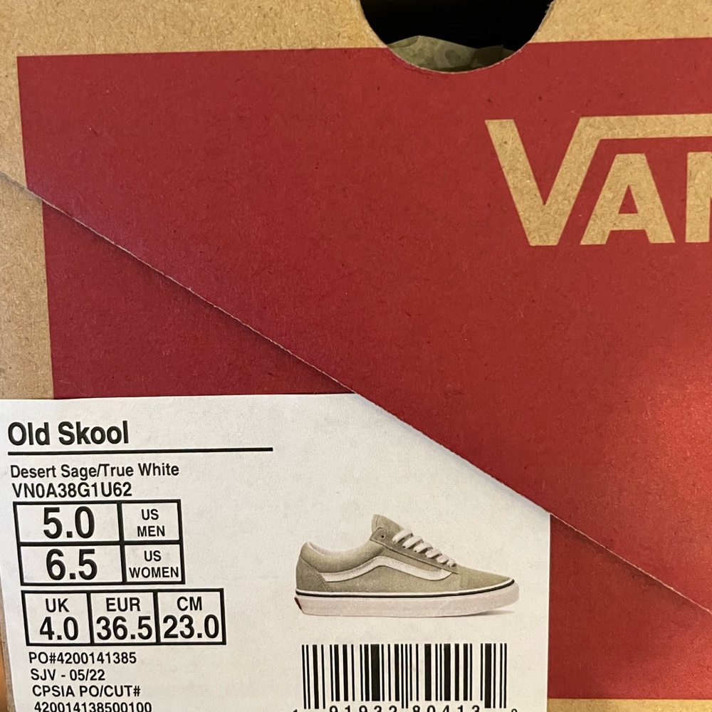 New never worn Vans